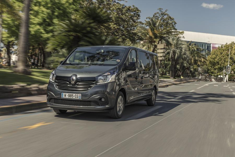  Renault Trafic SpaceClass 2017 года  (WW) (фото 9 из 43)
